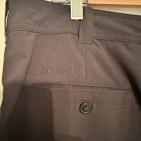 Columbia Men’s Black Shorts (W 38) - Picture 4 of 6